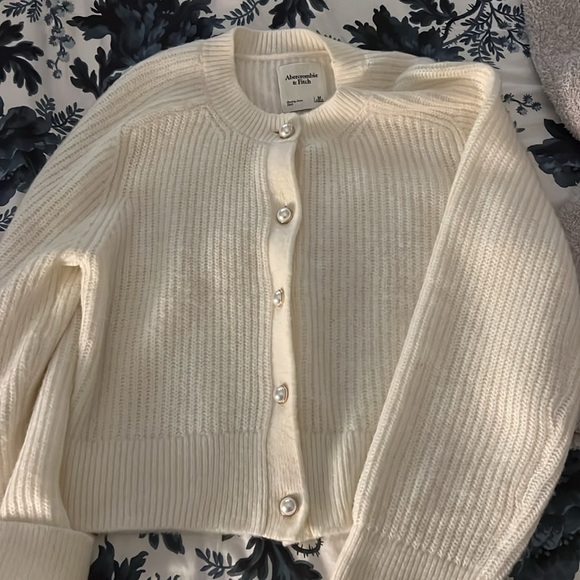 Pearl button soft cardigan - Picture 4 of 6